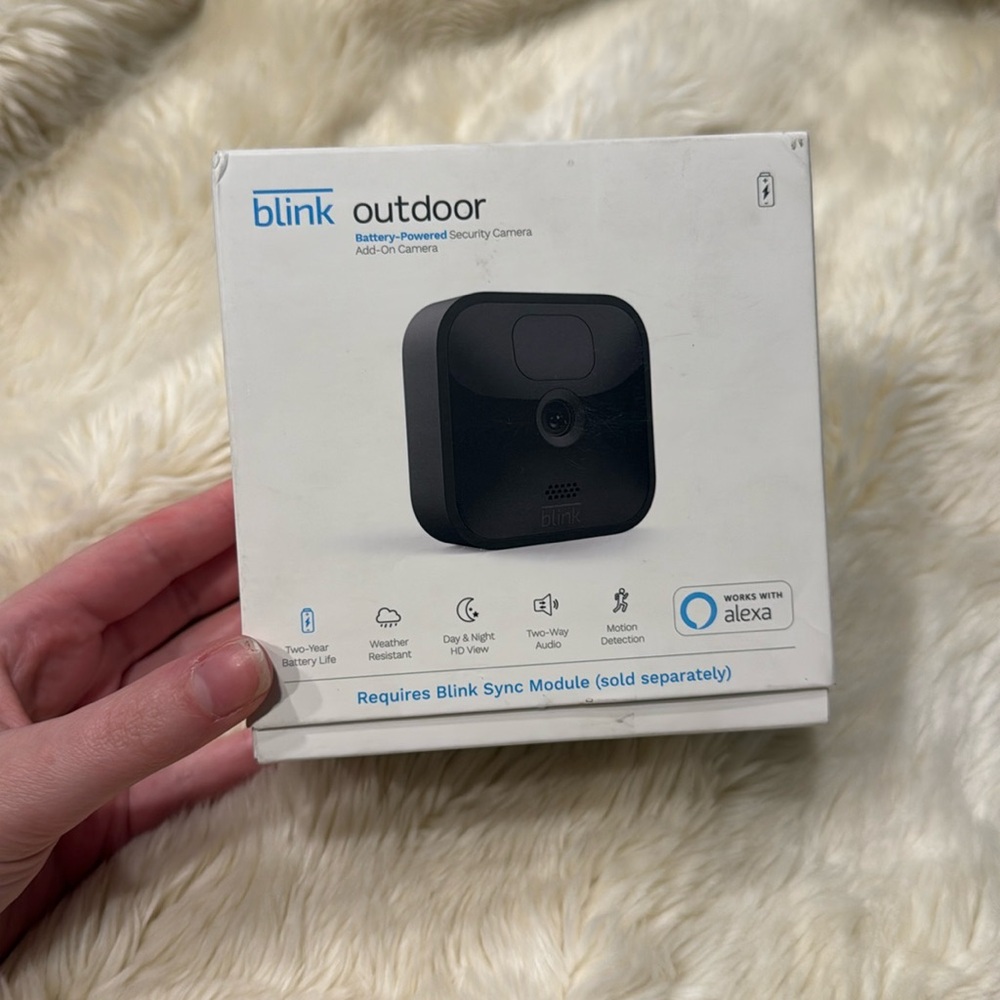 BRAND NEW! Blink outdoor battery powered security camera!